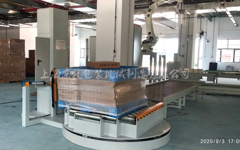 在線式托（tuō）盤纏繞膜（mó）機